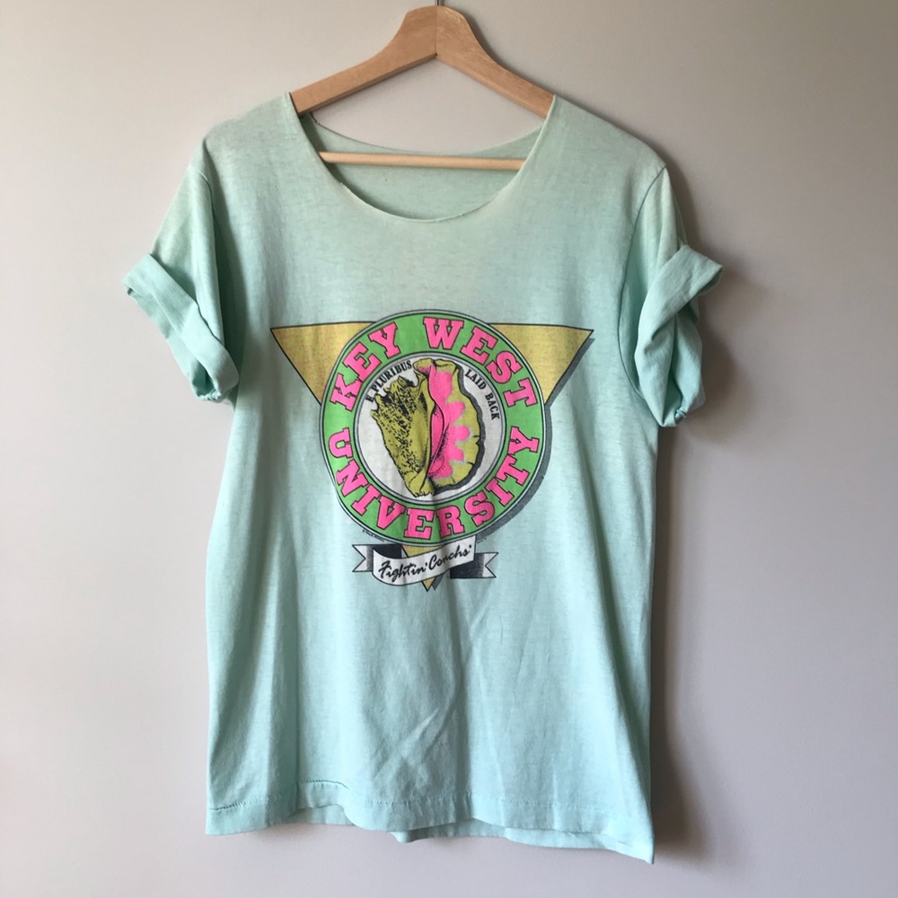 🐚 Vintage Key West tshirt 🐬🌸